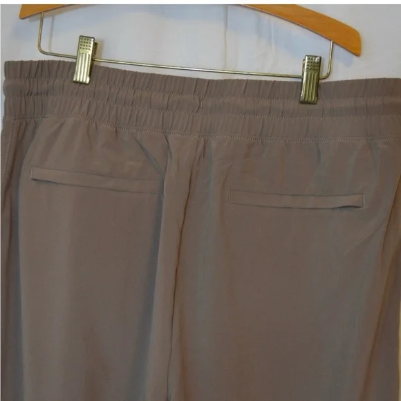 ATHLETA Avenue Wide Leg Crop Womens Size 10 Pyrite Color - Picture 7 of 7